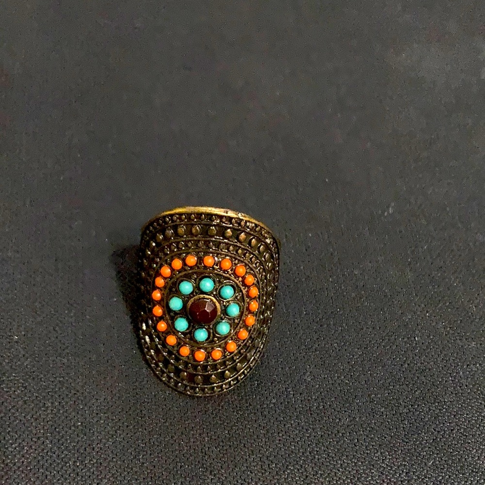 Unique ring